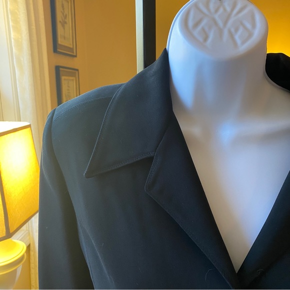 Drama black 3 button blazer with turn back cuffs. Size 8 - Picture 5 of 7